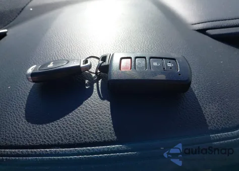 2014 Toyota Highlander Limited Platinum V6 z USA, uszkodzony, nr VIN 5TDDKRFH1ES063352